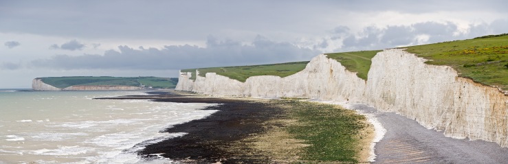 Seven_Sisters_Panorama,_East_Sussex,_England_-_May_2009.jpg